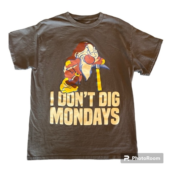 Disney Tops - Disney women’s size medium I don’t dig Mondays Snow White T-shirt